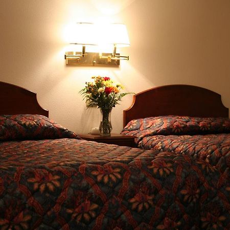 University Inn Cedar Falls Eksteriør bilde